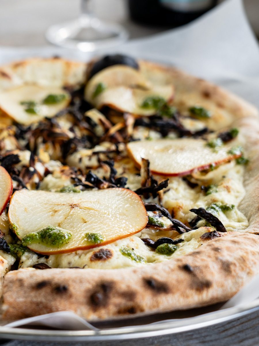 Vitkålspizza på Lilla bageriet i skogen